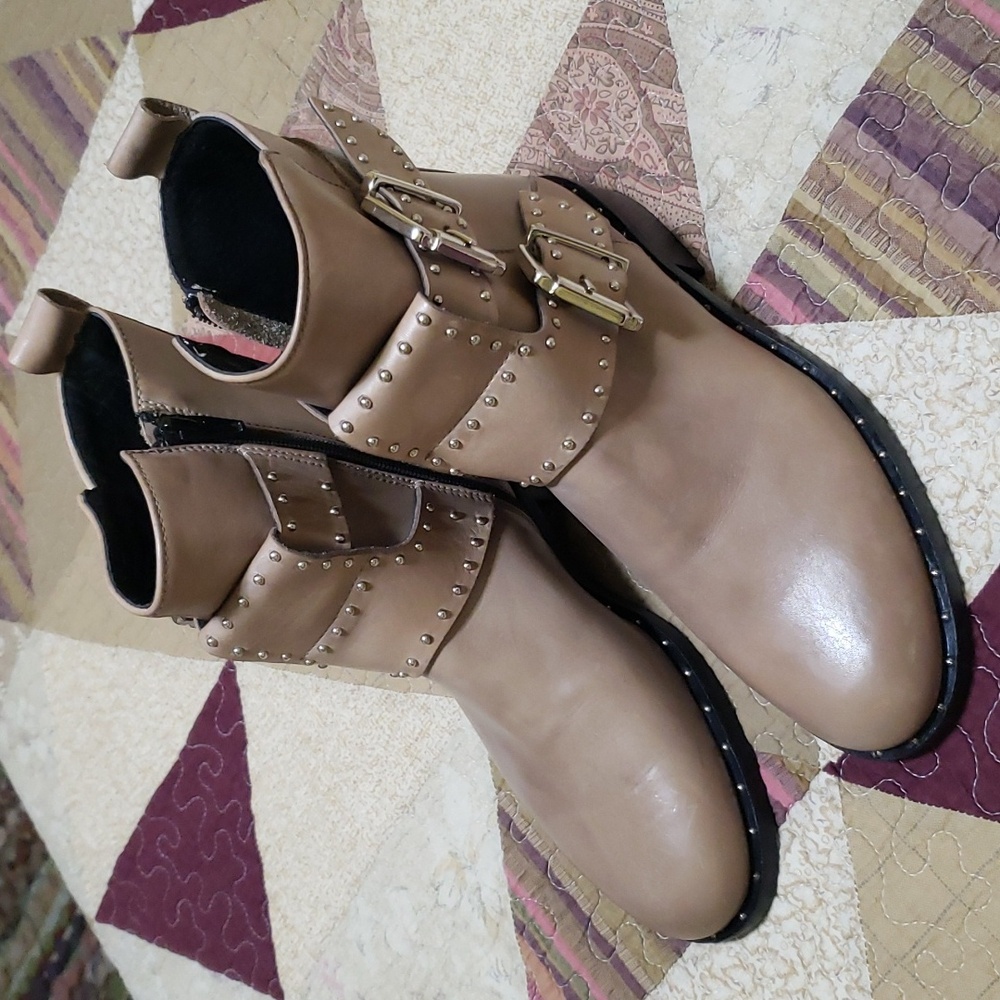 Charles David Buckle Boots 6